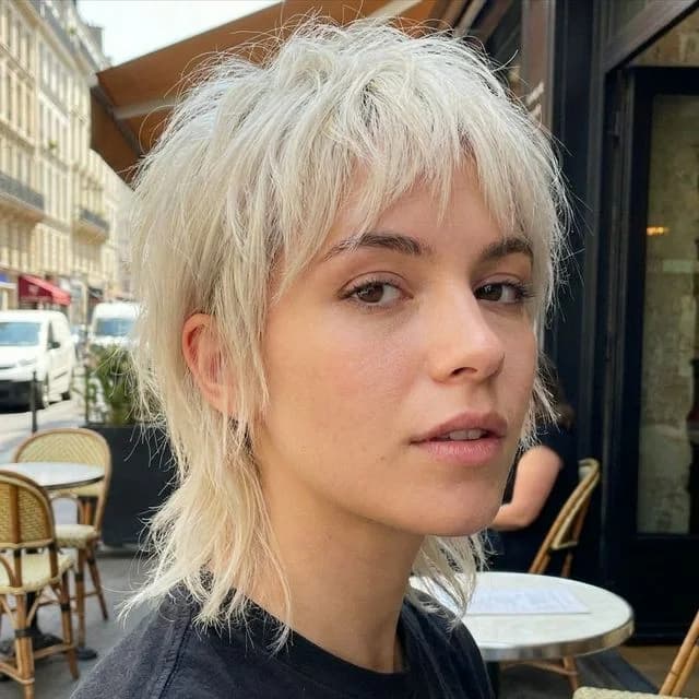 AI virtual try-on wolf cut on medium wavy hair 2026 trend